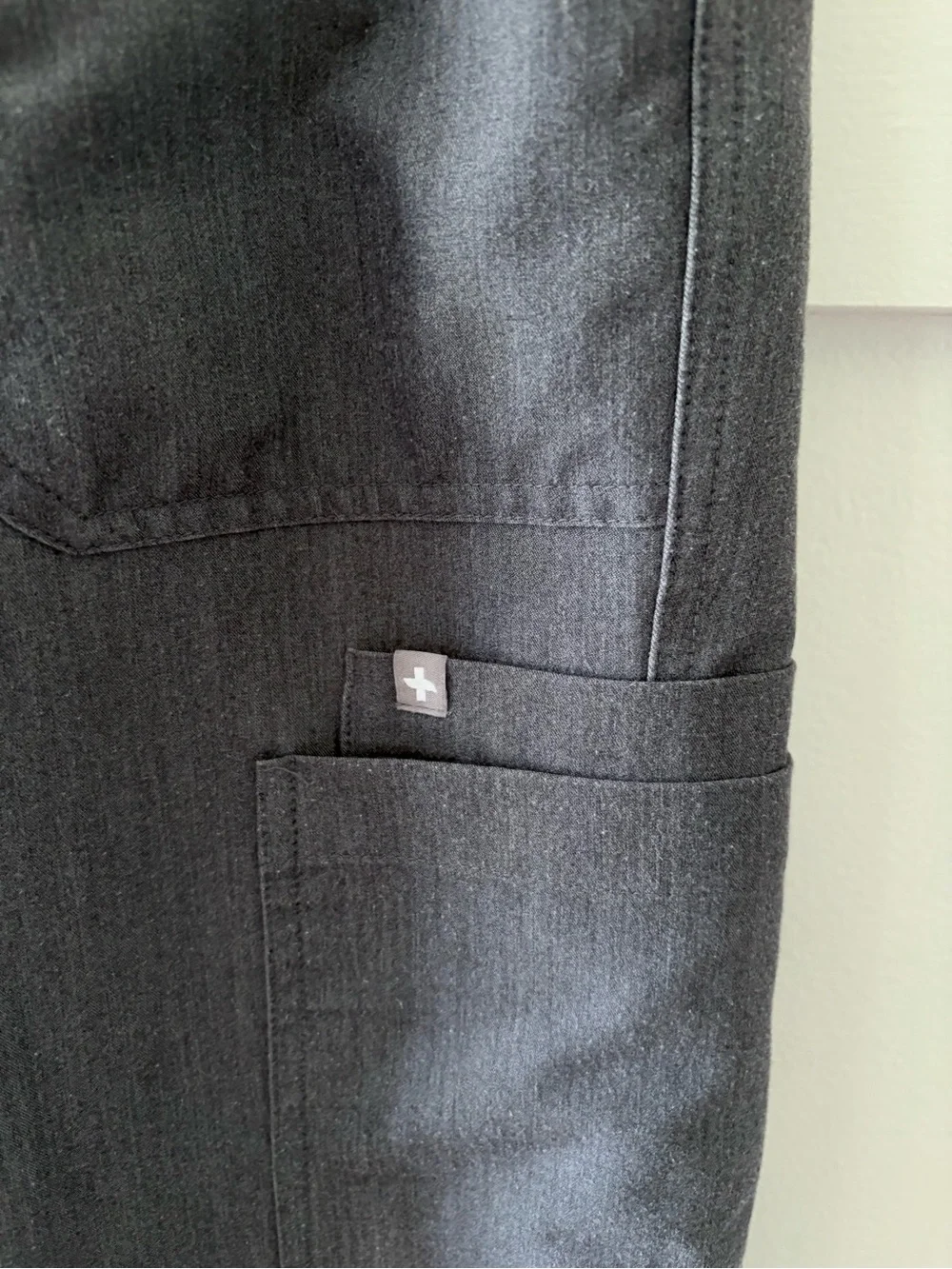 Figs cargo scrub